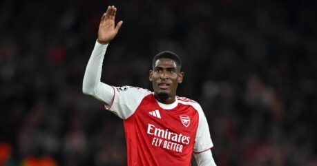 Cristhian Mosquera nghỉ dài hạn vì chấn thương nặng