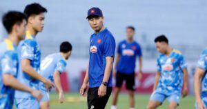 HLV Kim Sang-sik bổ sung nhân sự cho U23 Việt Nam