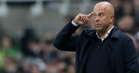 Vì sao Liverpool không sa thải Arne Slot trong bối cảnh phong độ trồi sụt